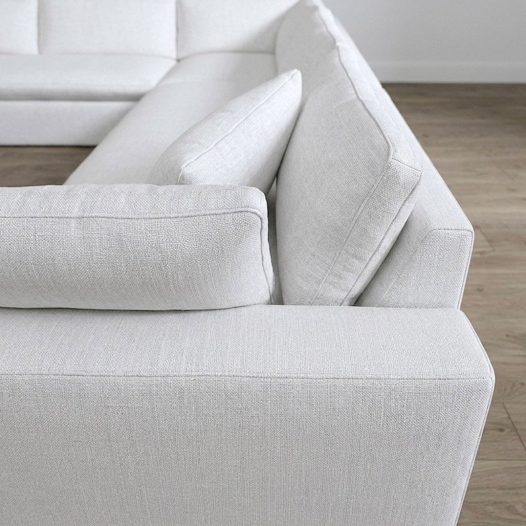 cloud-bench-seat-bg4